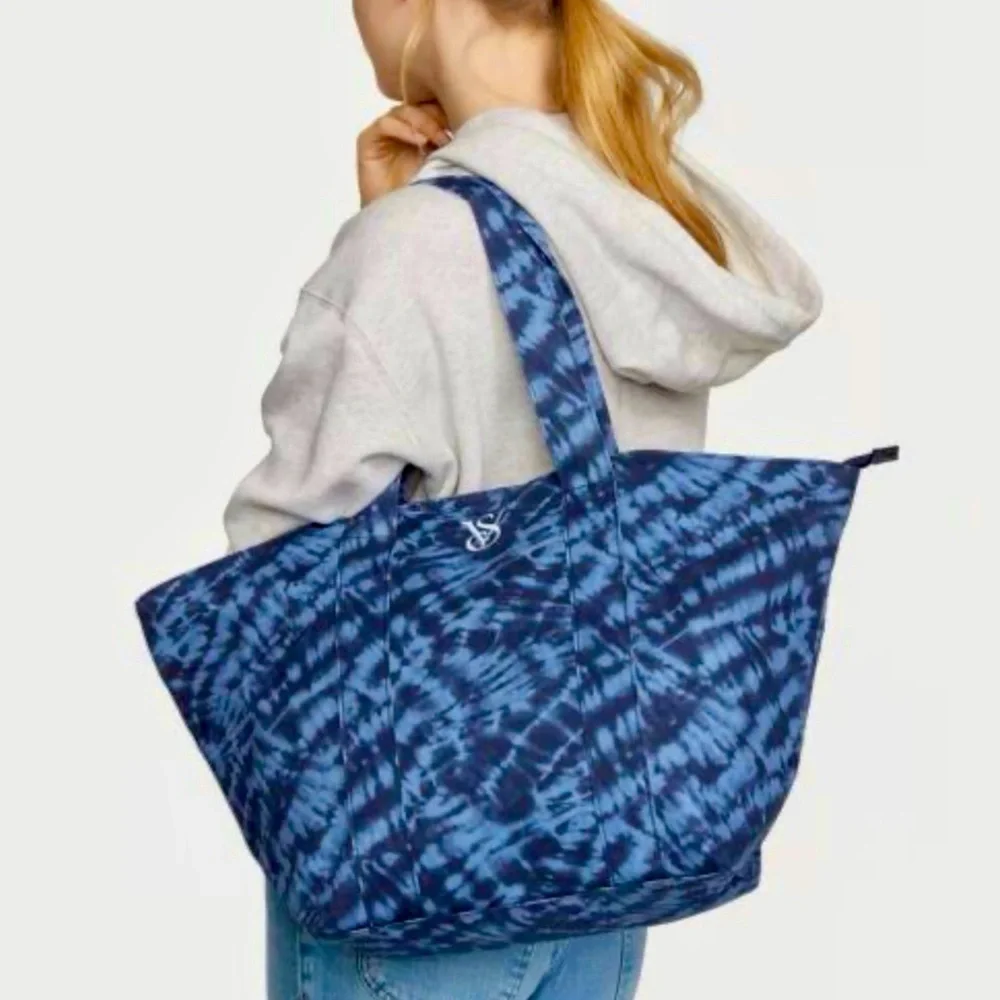 Victoria’s Secret Blue Tie Dye Weekender Tote Bag Large Nwt
